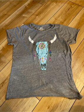 Chaser Gray Tee with Turquoise Skull Graphic